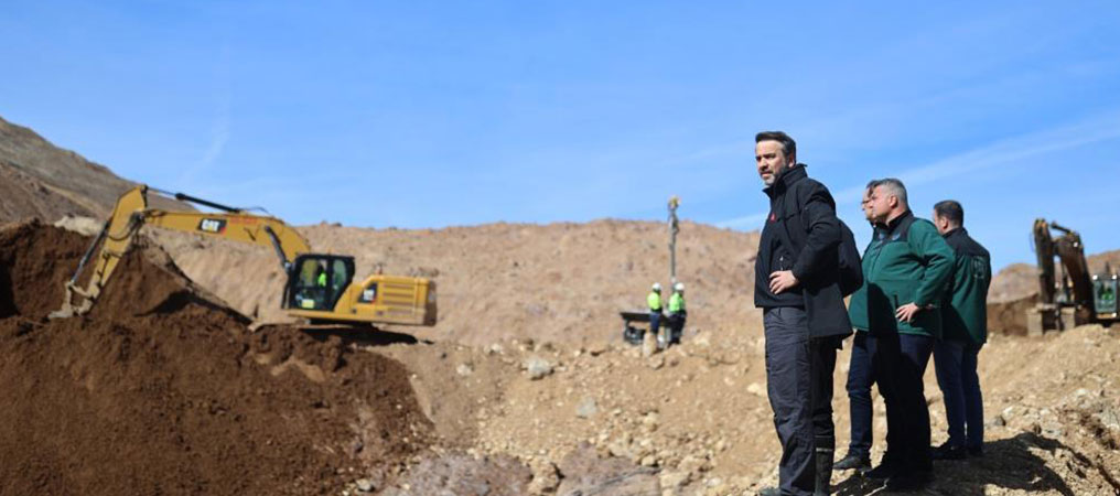İliç’te Sabırlı Deresi’nden Yığının Tahliye İşlemi Devam Ediyor
