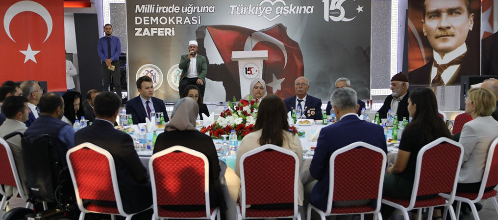 Şehit Aileleri ve Gaziler Yemekte Bir Araya Geldiler