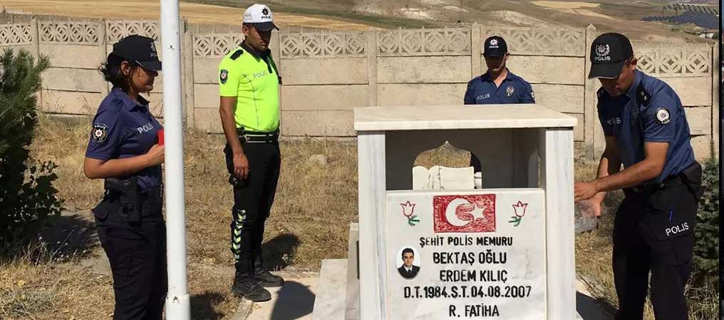Şehit Polis Memuru Erdem Kılıç Mezarı Başında Anıldı