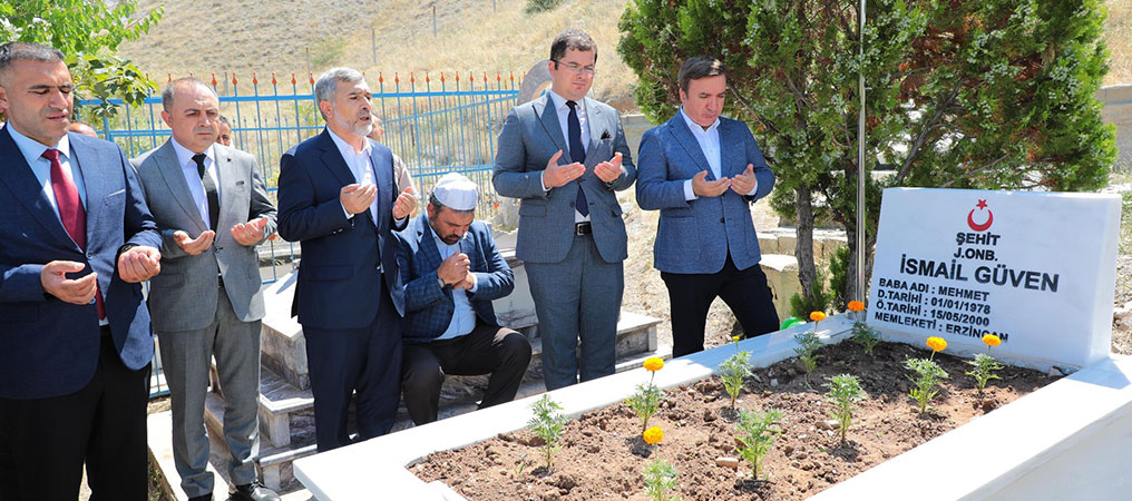 Şehit İsmail Güven'e Bayrak Asma Merasimi Düzenlendi
